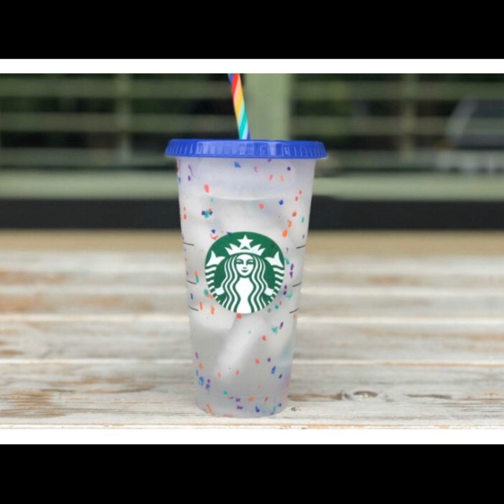 2 Starbucks 🎉 confetti cups